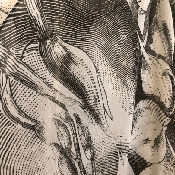 CHICO'S SMALL MEDIUM Black White Cardigan Fringe Wrap Shawl  Oversized Floral - Picture 3 of 9